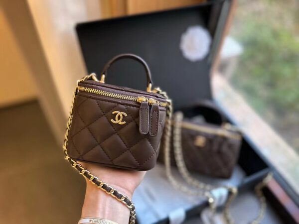 Jam566    Chanel 58$ 410 GBB