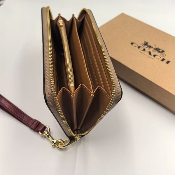 Jam5272 COACH  38$