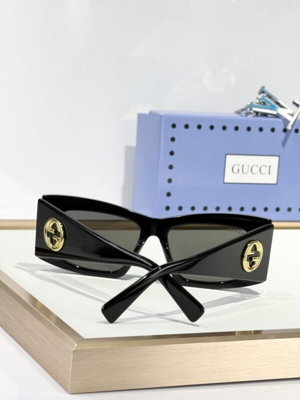 Jam5384 GUCCI 55$