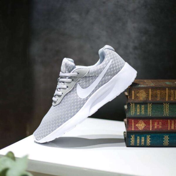 Jes1347 24.01$ Nike