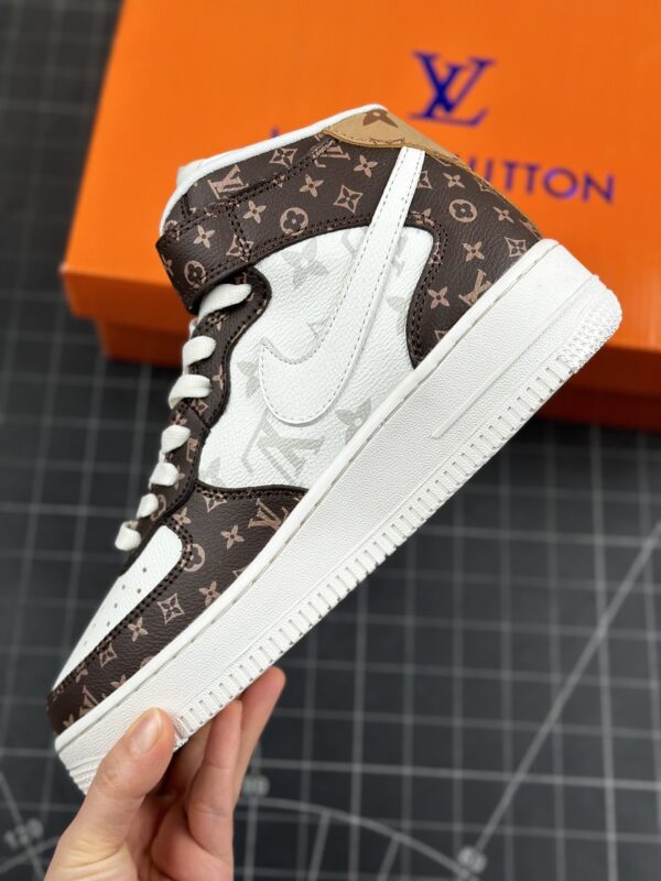 Jam5435  LV 89.99$