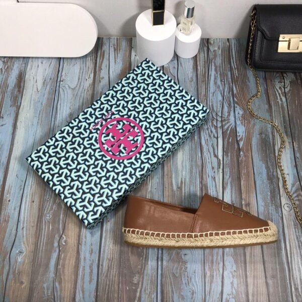 Jes389 Tory Burch 55$