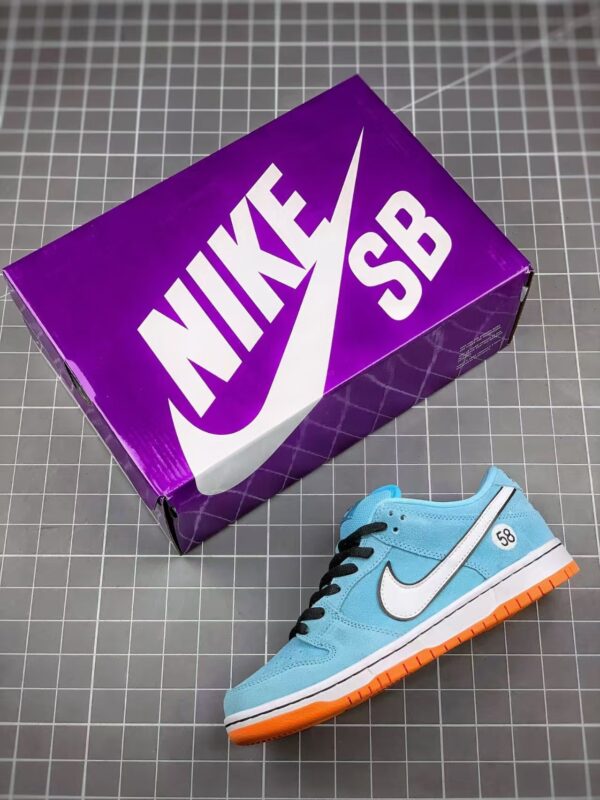 Jam5282    NIKE  DUNK  SB   55.77$   PTX