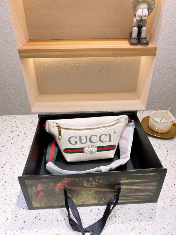 Jam4053   GUCCI  55$