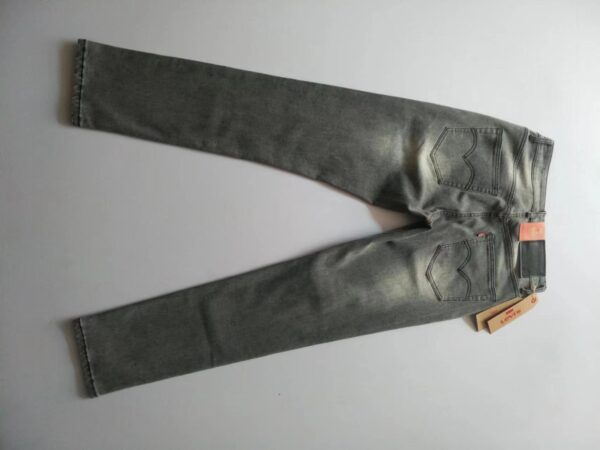 Jes4857 Levis 32$