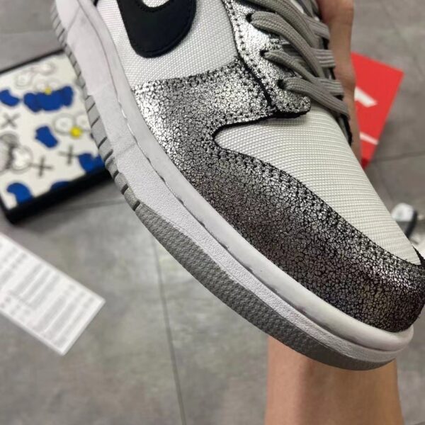Jes3001 41.44$ NIKE!!! silver skin texture