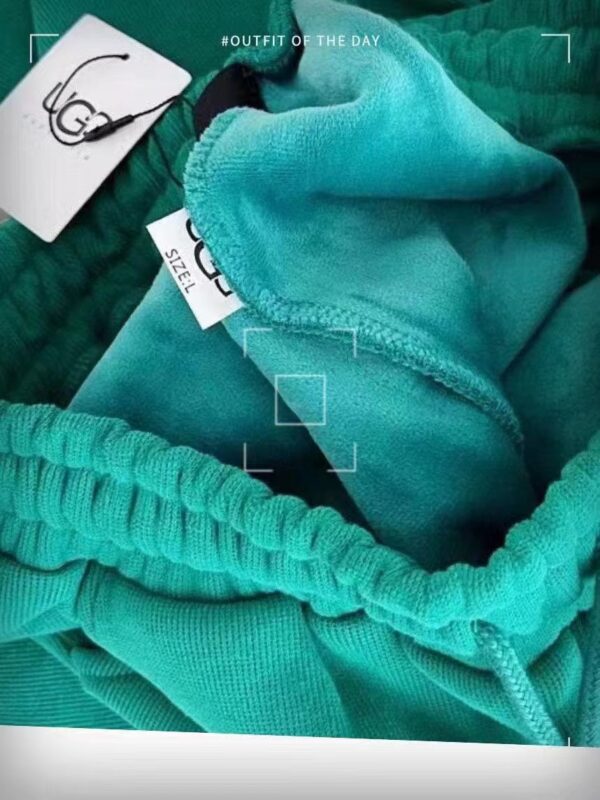 Jam519   UGG TOP 4A+ 255 35$  XQX
