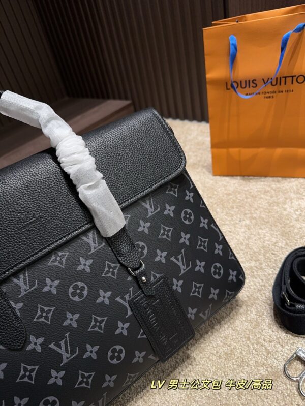 Jam5235 LV Bag 110$