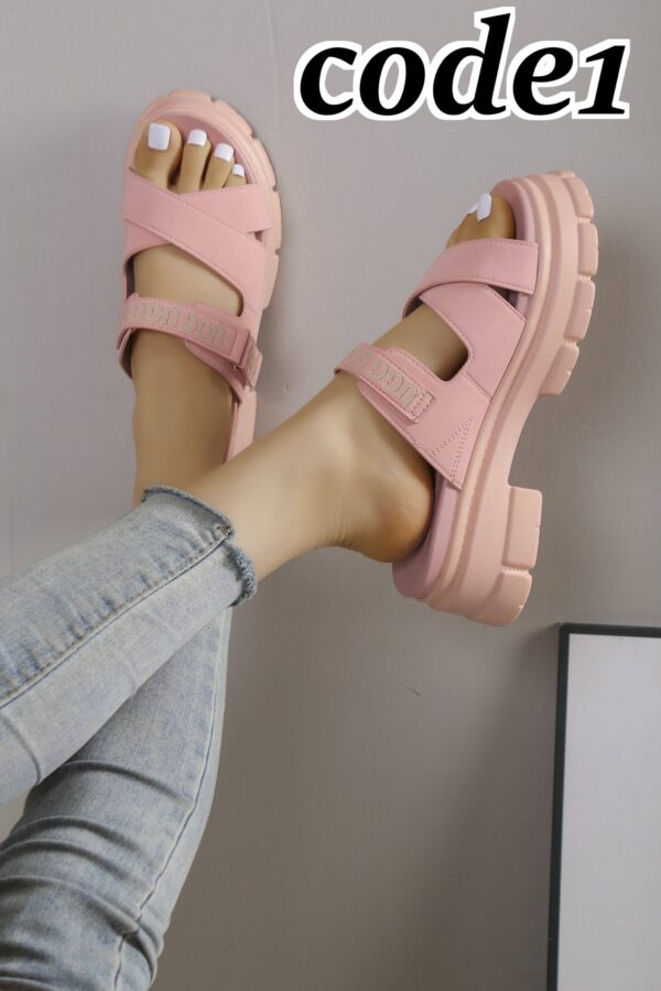 Jam4901 UGG 230 32$