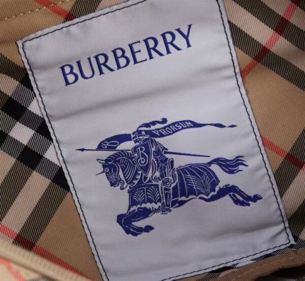 Jam5262 BURBERRY 85$