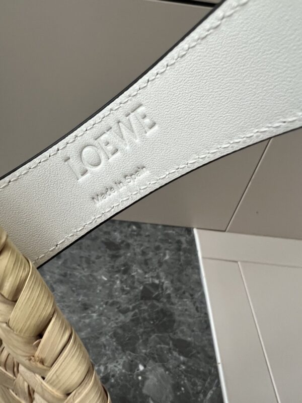 Jam5252   LOEWE  89$