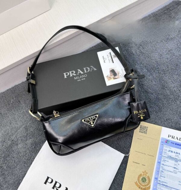 Jam3627 PRADA 22.9$ 165
