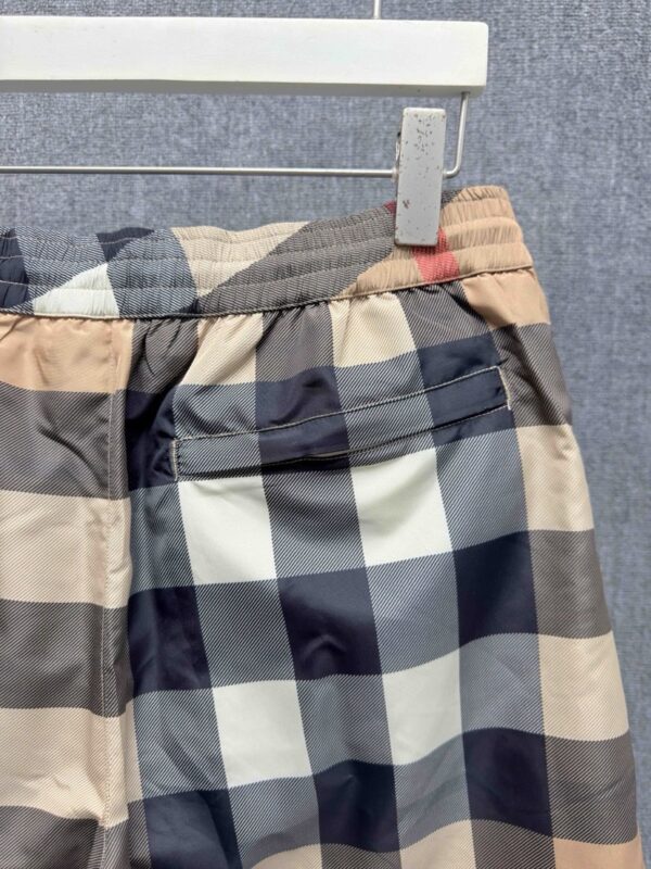 Jam3491 Burberry 45$ 330  PDDYF