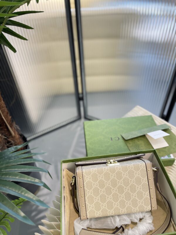 Jam4038   Gucci      59$