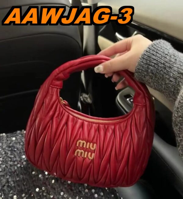 Jam3676 MIUMIU 49.99$  370 GBB