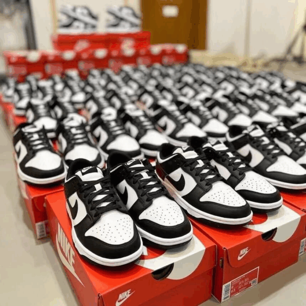 Jam4957 KID NIKE 260 35.99$ ASM