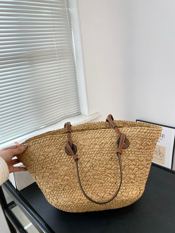 Jam3410 Celine 54.8$ 400 - Image 4