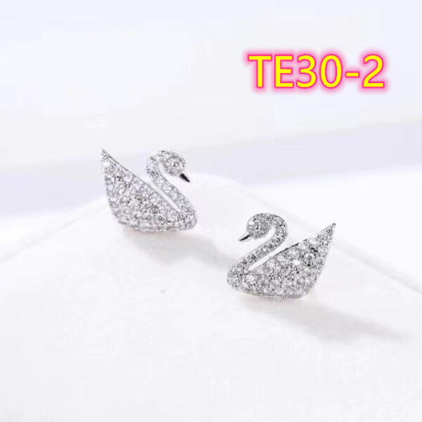Jam3464 Swarovski 29.99$ 220 SS - Image 4