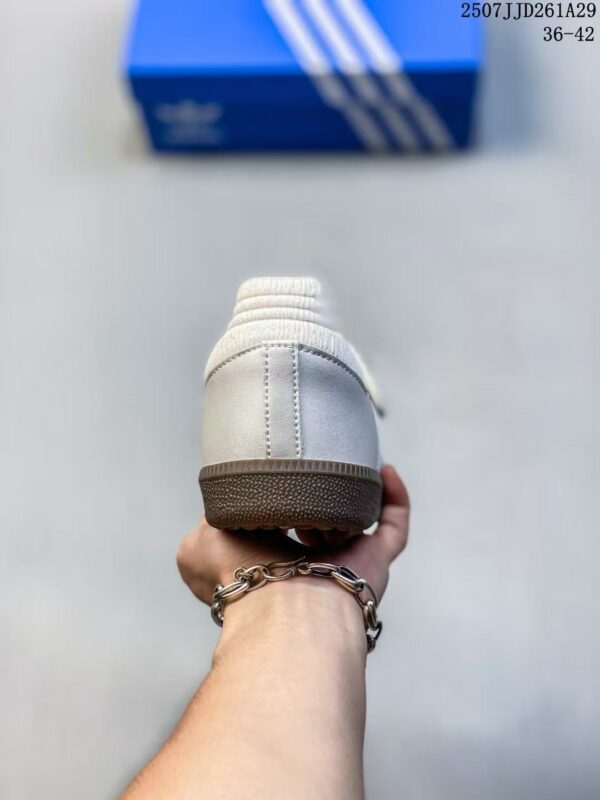 Jam5472 ADIDAS 53.8$ - Image 4