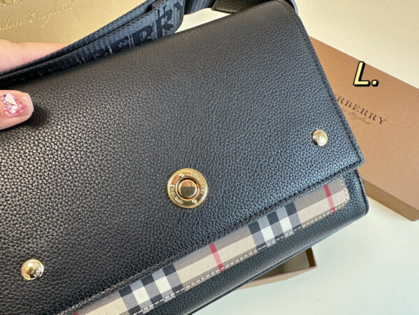 Jam2428 Burberry 5A+ 56.8$ GBB
