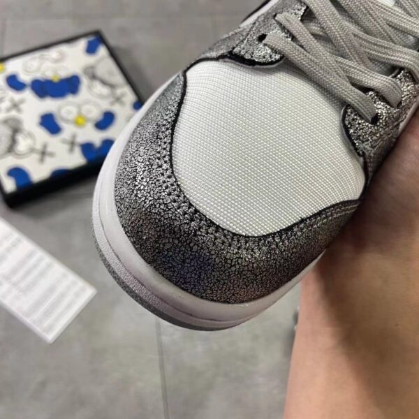 Jes3001 41.44$ NIKE!!! silver skin texture - Image 4