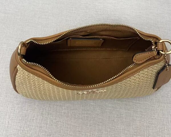 Jam4909 Coach 55$ 450 GBB - Image 4