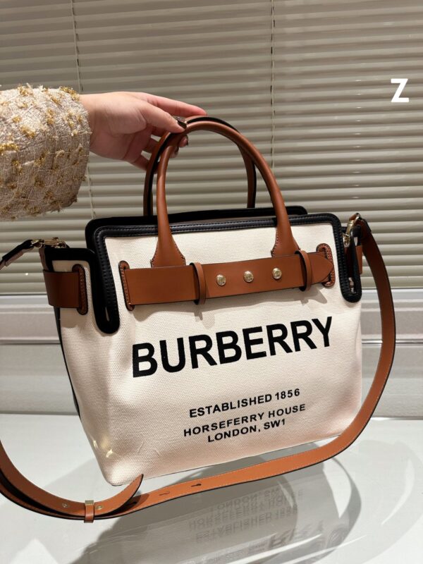 Jam4977 BURBERRY 435 59$ - Image 5