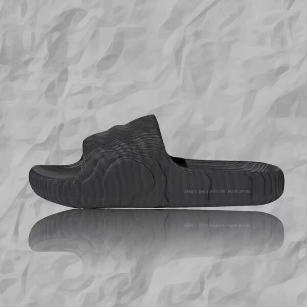 Jam4773 Adidas 29.9$ 215 YZTX - Image 5