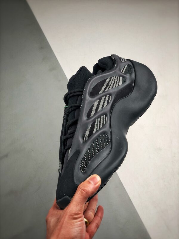 Jam5514 YEEZY 700V3 58$ - Image 5