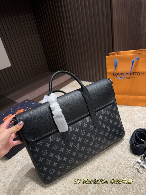 Jam5235 LV Bag 110$ - Image 5