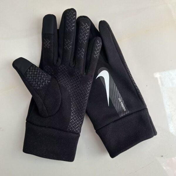 Z5845-19.99$ Nike Size 36-45 - Image 4