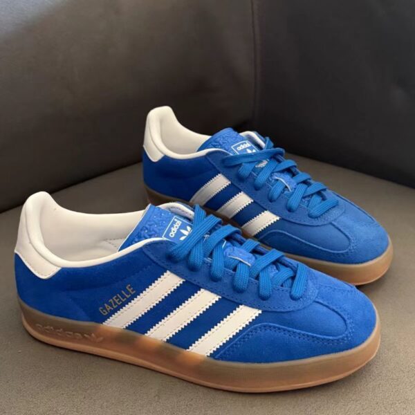 Z5830-55.99$ Adidas - Size 36-45 - Image 2
