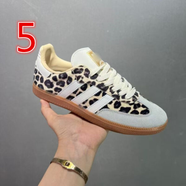 Z5830-55.99$ Adidas - Size 36-45 - Image 4