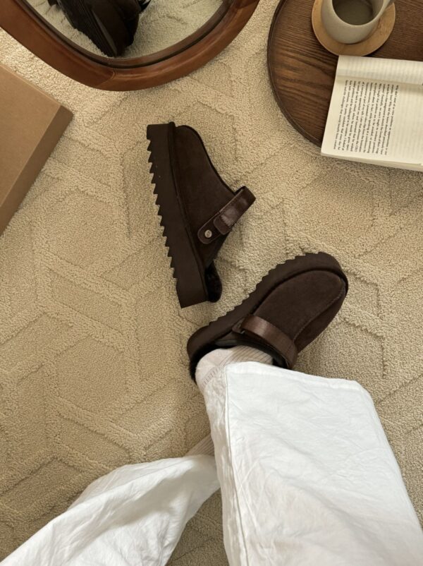 TL2642 UGG 52.99$ BOX - Image 3