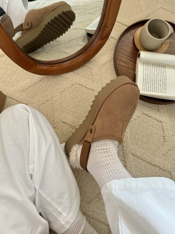 TL2642 UGG 52.99$ BOX - Image 4
