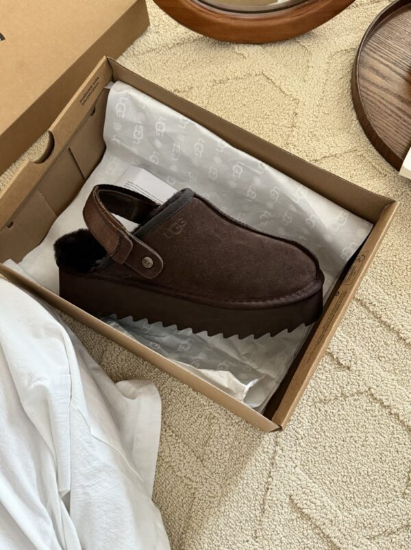 TL2642 UGG 52.99$ BOX - Image 5