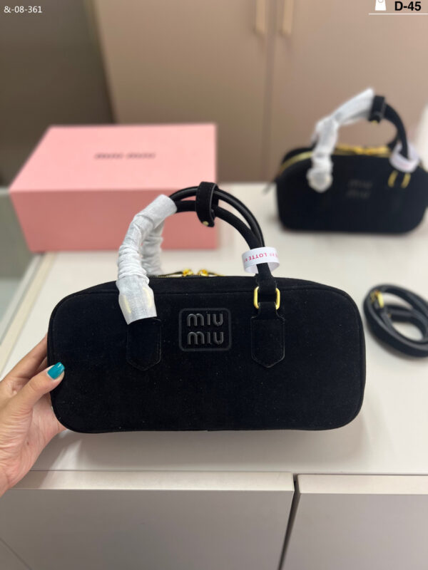 TL2640 MIUMIU 62$ B0X - Image 3