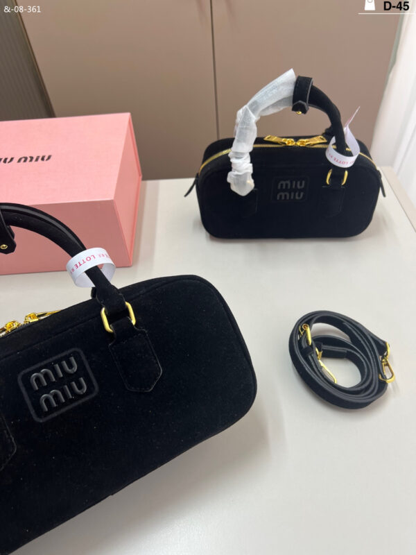 TL2640 MIUMIU 62$ B0X - Image 12