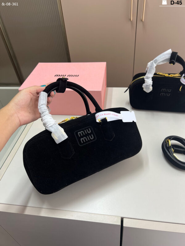 TL2640 MIUMIU 62$ B0X