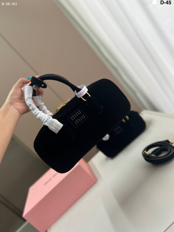 TL2640 MIUMIU 62$ B0X - Image 5