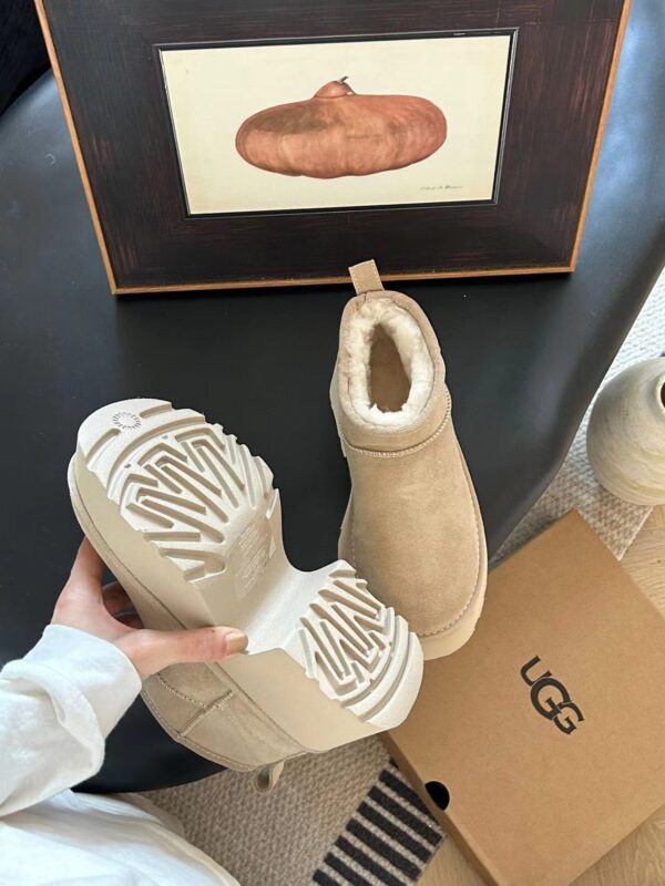 Z5804-58.99$ UGG Women's Shoes - Size-35-40 - Image 8