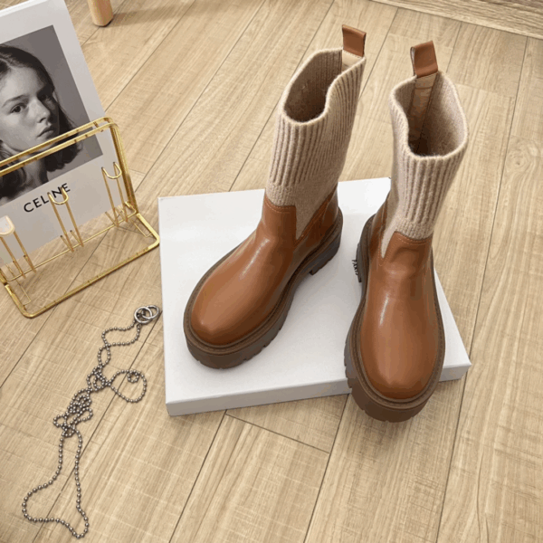 Z5727-69.99$ Size 35-40