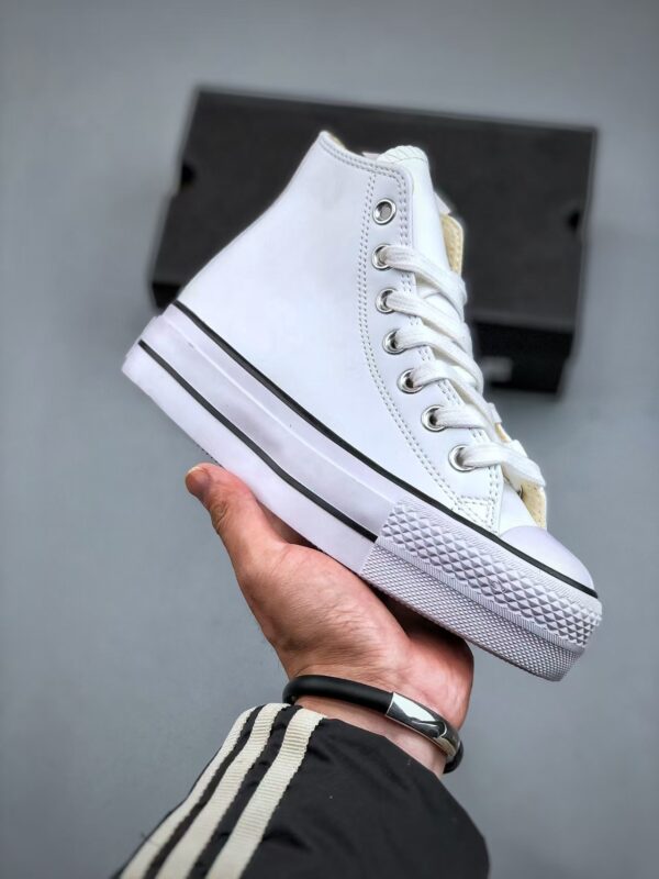 TL2637 CONVERSE 52.99$ BOX