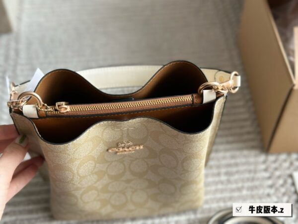 Jam5412  COACH 75$ - Image 6