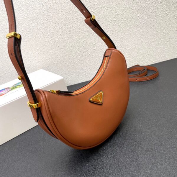 Jam5362 PRADA 69.99$ - Image 6