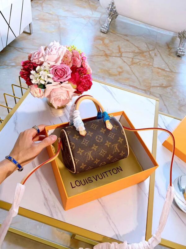 Jam1302 LV pillow bag 335 58$ GBB - Image 6