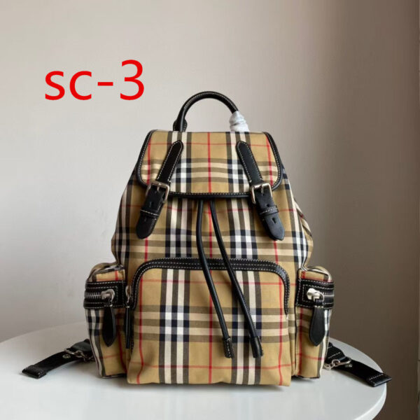 Z5779-79.99$ Burberry, size 33 * 22 * 14 - Image 4