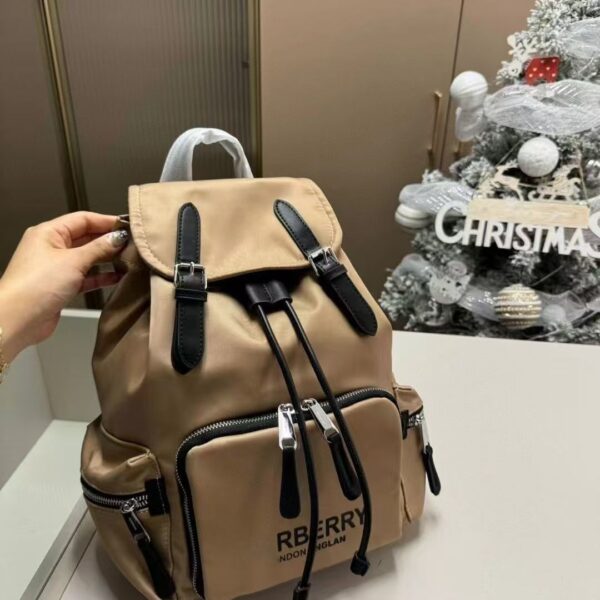 Z5779-79.99$ Burberry, size 33 * 22 * 14 - Image 10