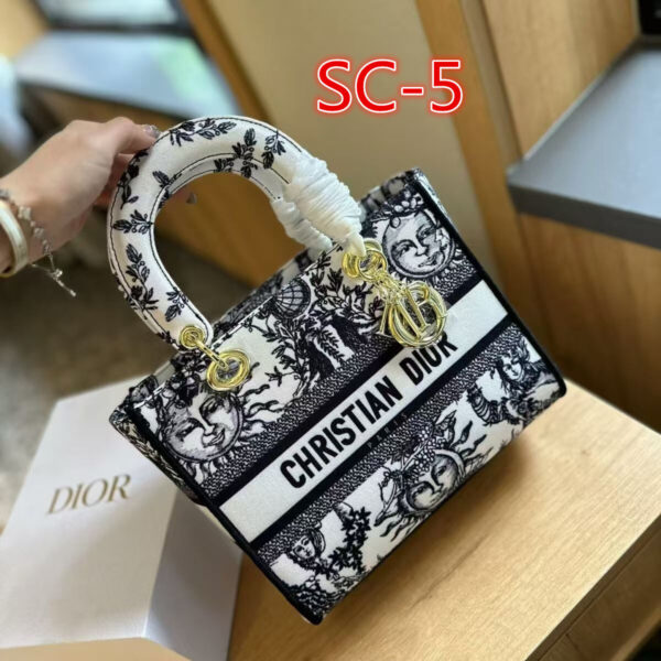 Z5758-55.99$ Dior size 24cm - Image 5