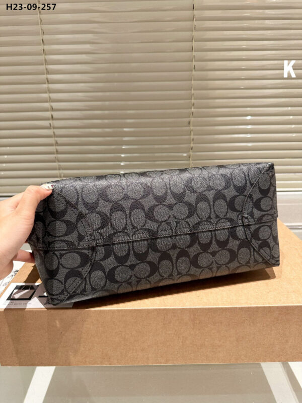 TL2629 COACH 55$ - Image 11